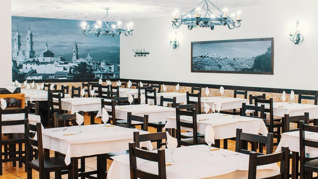 Hotel Restaurante Caracho Corella Esterno foto